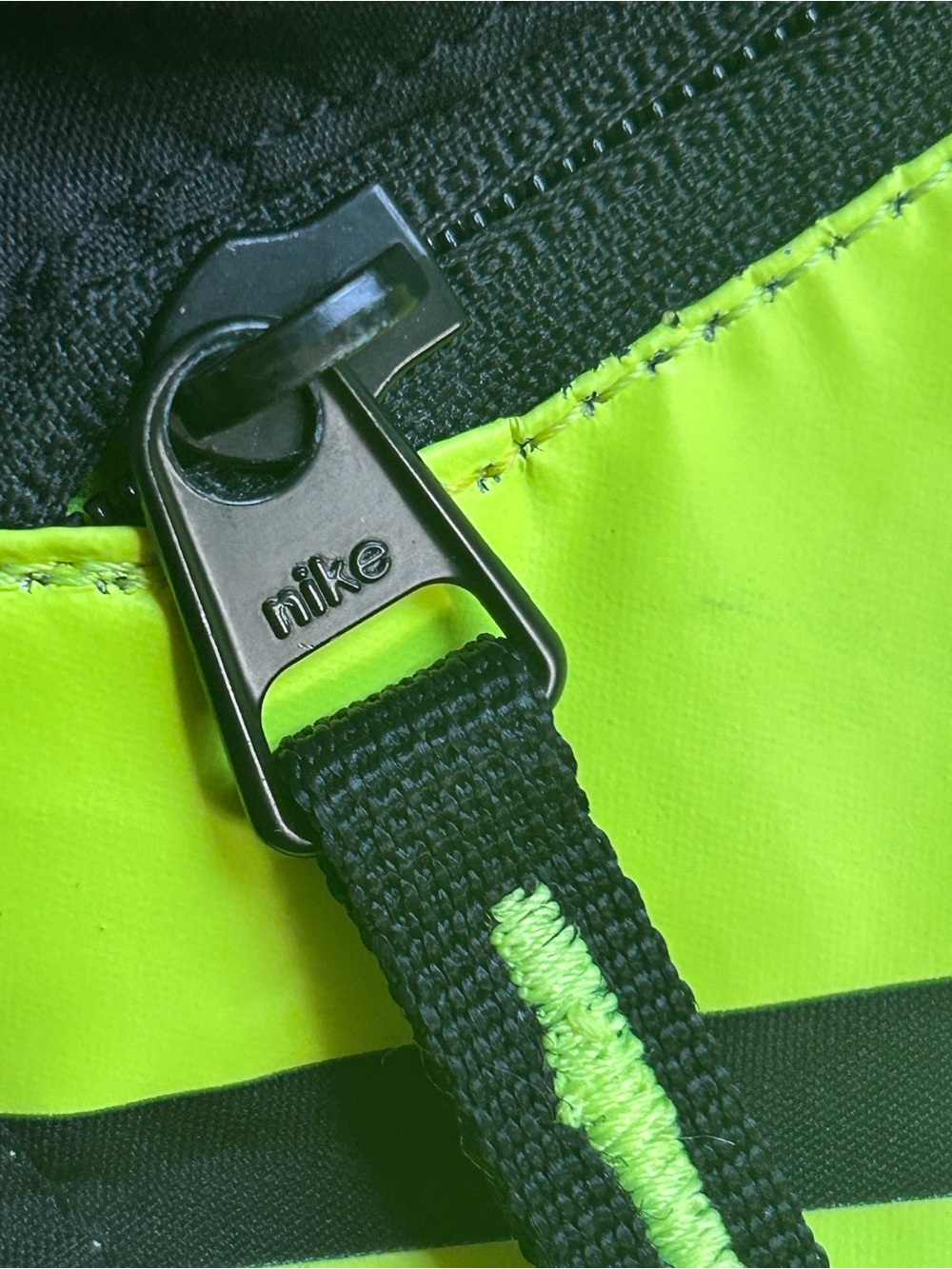 Nike Drawstring Bag - Picture 3 of 8